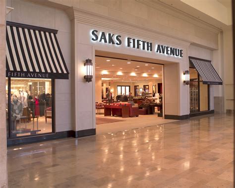 saks fifth avenue chase.